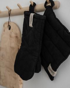 ERNST Grytlapp, svart