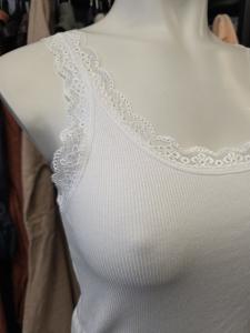 Linne, Ribbat med spets, Vitt Amanda - Caramelle Fashion / Chica London