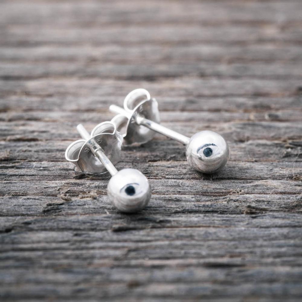 Silverörhängen, Kula 4 mm - by faith