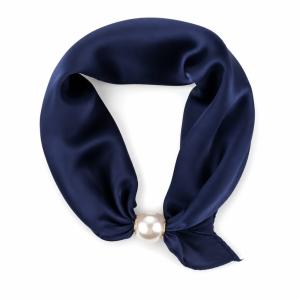 Scarves med magnetknäppe (vit pärla), Mörkblå - Three M
