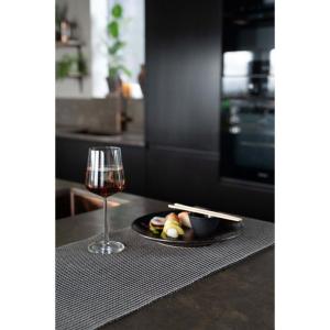 Löpare Randig Svart / Lin, Jamie  35x120 cm