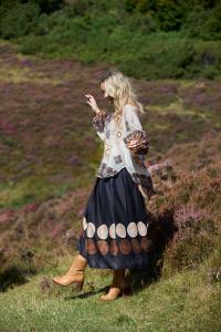 Kjol, Svart med prickar nertill -  Black Colour