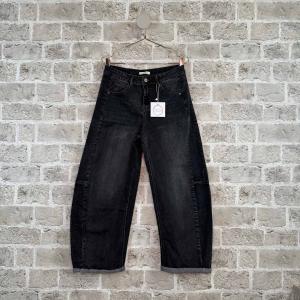 Jeans Barell, Gråsvart Mowita - Cabana Living