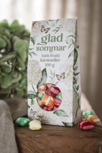 Majas Godsaker, Glad Sommar - Majas Cottage           BERÄKNAD LEV: APRIL