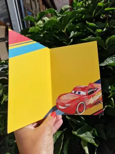 Snabba Bilar - Kort med 3 färgglada bilar - Pictura