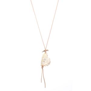 Halsband med guldfärgat hjärta i sandfärgat textilband - Gemini