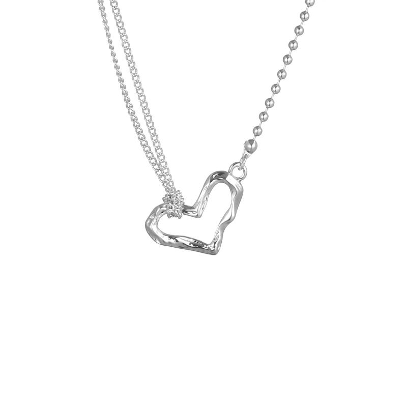 Gemini Halsband, Kort silverpläterat med oregelbundet hjärta