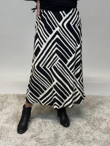 Kjol, Graftiskt print Svart / Offwhite, Tove - Mix by Heart     KOMMER SNART!