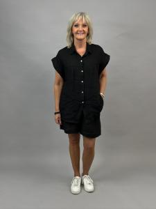 Linneblus med kort ärm Svart, Zoe - Mix by Heart      BERÄKNAD LEV: MARS/APRIL