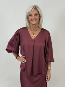 Blus Glansig Vinröd, Karen - Mix by Heart