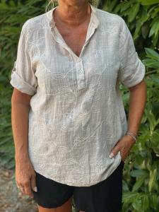 Blus, Beige med brodyr (Lexie) - Mix by Heart