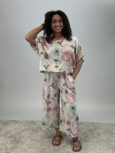 Topp, Beige med stora blommor, Roberta - Mix by Heart    KOMMER SNART!