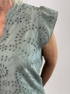 Topp / Blus med brodyr, Army Erika - Mix by Heart    KOMMER SNART!