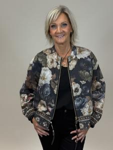 Blusjacka med dragkedja, Blommig Adele - Mix by Heart   BERÄKNAD LEV: AUG