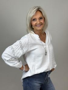 Blus med spetsbrodyr på ärmen, Vit Fiona - Mix by Heart