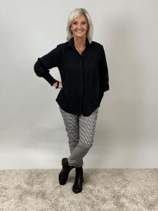 Blus med bred smock i ärmslut, Svart Juliette - Mix by Heart