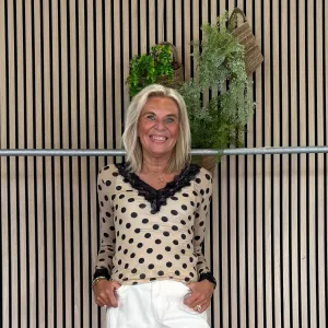 Topp med spets, Beige med prickar, Frida - Cabana Living