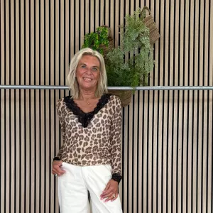 Topp med spets, Leo Brun, Frida - Cabana Living