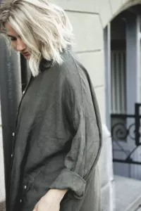 Linneskjorta Oversize, Mörk armygrön, Frida - Reunion