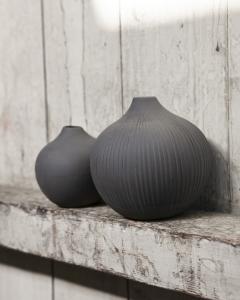 Fröbacken Mörkgrå slät vas, liten - Storefactory
