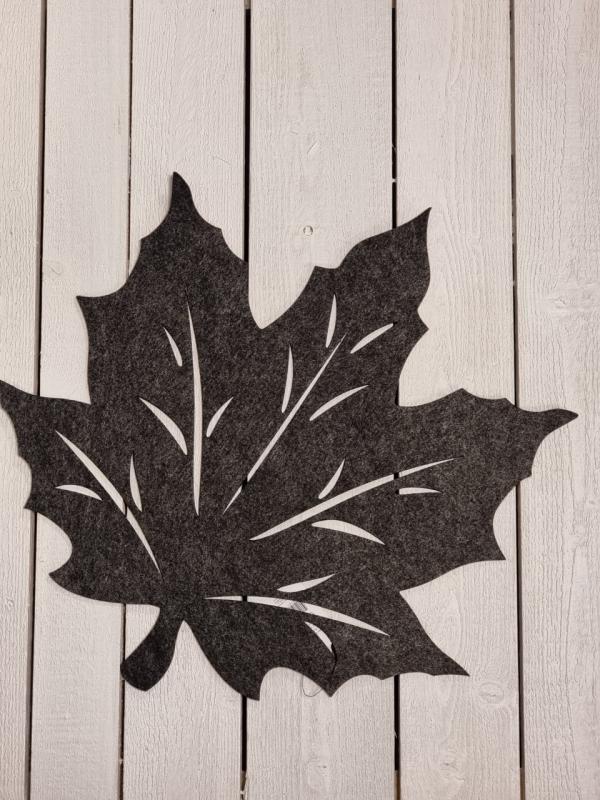 Löv i filtad känsla, Mörkgrå - 45 cm