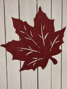 Löv i filtad känsla, Vinrött - 45 cm