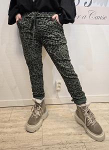 Magiskt stretchig byxa, Leo Army (Madde) - Soulful Fashion