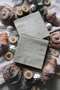 Servett Kärlek & Fika "Hjärta & Mys" (beige) - Majas Cottage