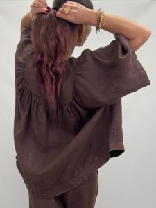 Linnetopp med v-hals, Brun Nova - Gemini     BERÄKNAD LEV: MARS