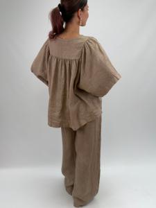 Linnetopp med v-hals, Taupe Nova - Gemini     BERÄKNAD LEV: MARS