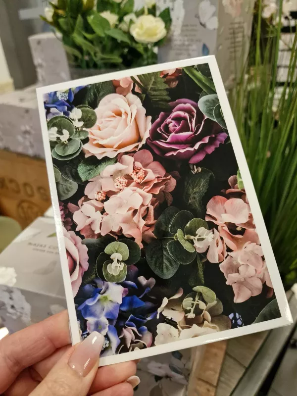 Dubbelt kort med rosor och hortensia, från Pictura