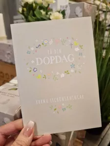 På din dopdag, Kort med ett hjärta av blommor och fjärilar - Pictura