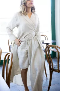 Linneshorts Knälånga, Beige Cecilia - Reunion Home   BERÄKNAD LEV: APRIL/MAJ