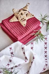 Disktrasa Stickad Röd, Ib Laursen