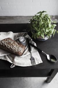 ERNST Salladsbestick trä, svart