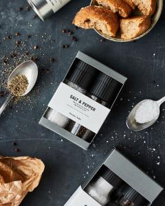 Salt & Peppar, Presentask - Nicolas Vahe