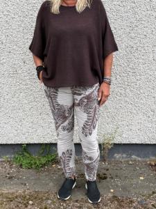 Magiskt stretchig byxa, Paisley Beige / Brun (Signe) - Mix by Heart