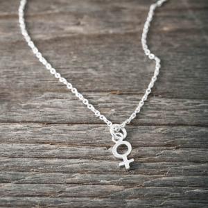 Silverhalsband, Kvinnotecken Mini - by faith