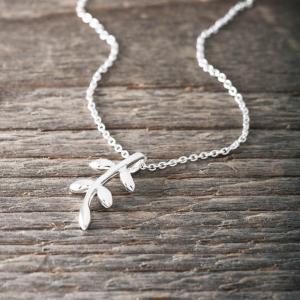 Halsband silver, Löv (Livets träd) - by faith