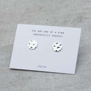 Silverörhängen, Hamrad bricka - by faith