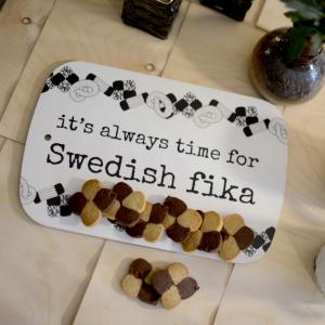 Skärbräda, SWEDISH FIKA (20x30 cm) - Erika Tubbin