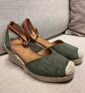 Sandal med kilklack, Army - Fashion by K