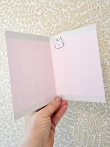 Hipp, hipp HURRA - dubbelt kort med en katt med krona, Pictura