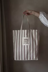 Majas Tygpåse Älska olikheter - Majas Cottage    BERÄKNAD LEV: APRIL