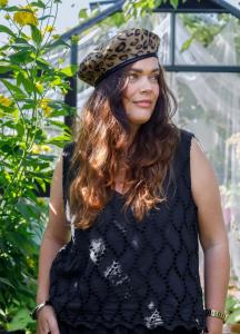 Basker Leo - Black Colour