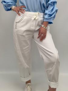 Bomullsbyxa med nitar, Vit Zelia - Gemini     BERÄKNAD LEV: FEB