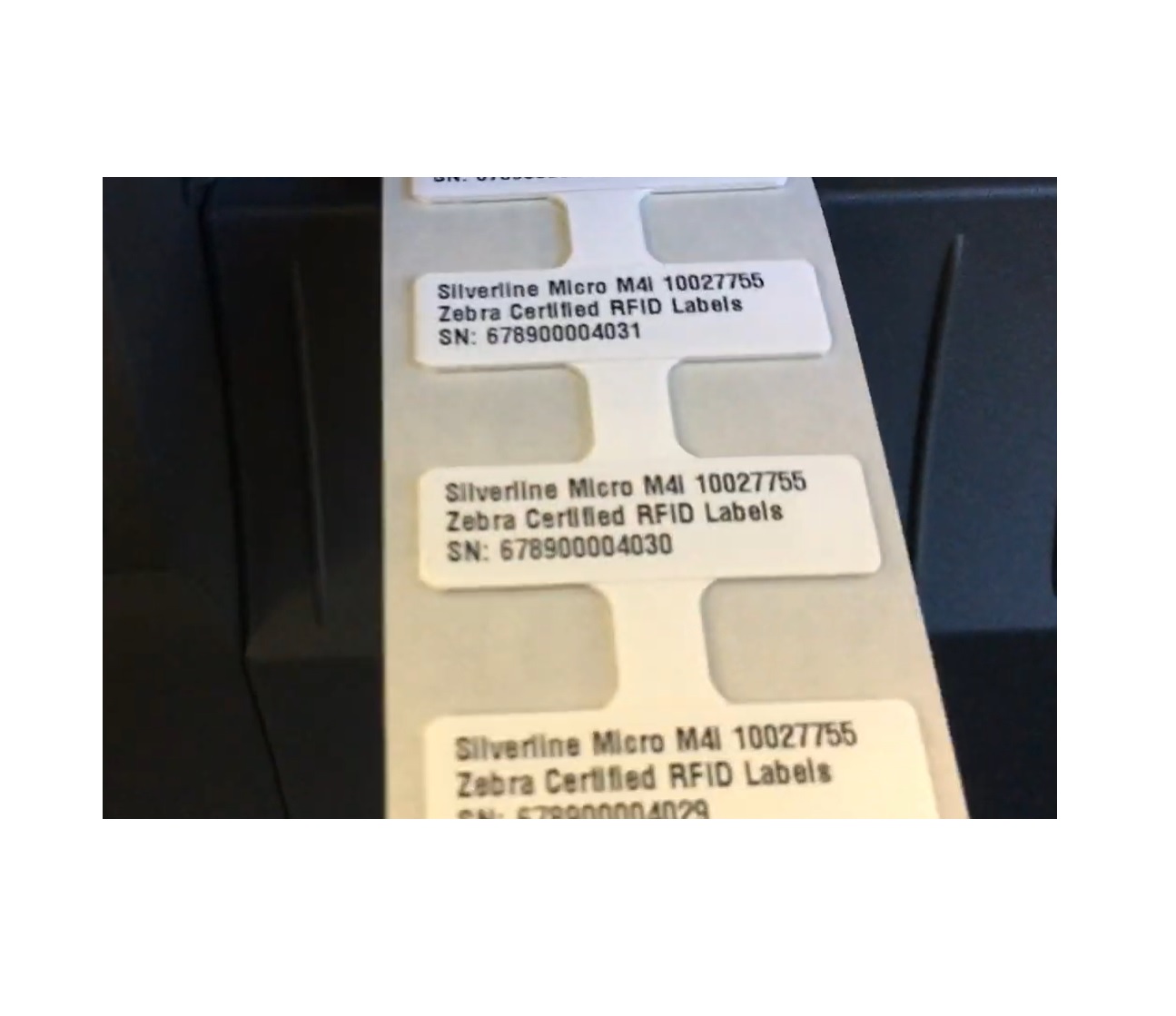 Zebra RFID-etiketter, Silverline Slim II ETSI (Monza R6-P) On-metal, 45x13Ø76 mm, 600 st/rulle