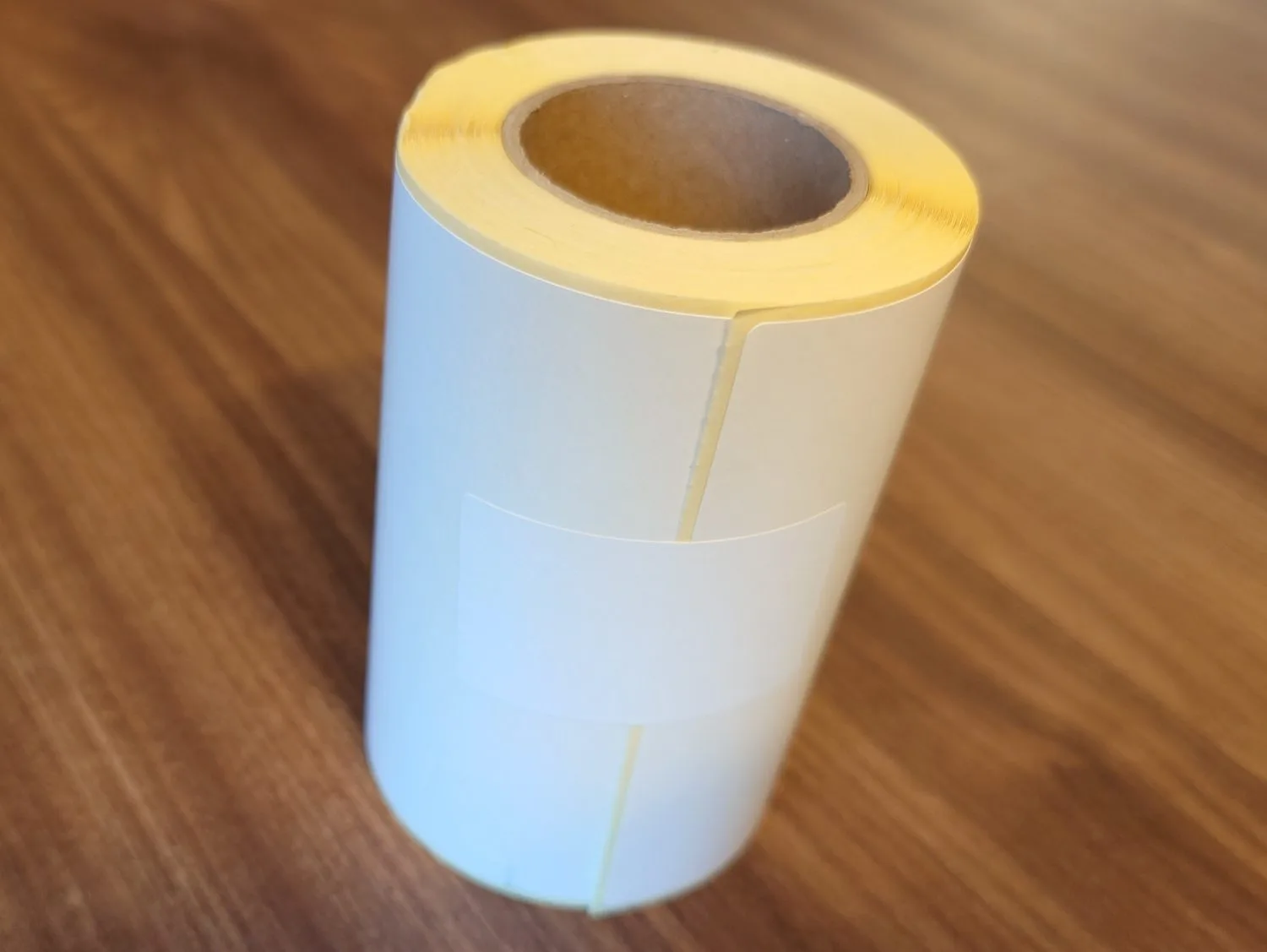 Etiketter, Extra starkt klister, 102x76,2Ø40 mm, 256 st/rulle