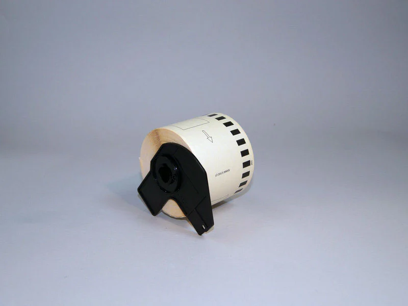 Etiketter för Brother-skrivare, 62 mm bred, 30 meter lång