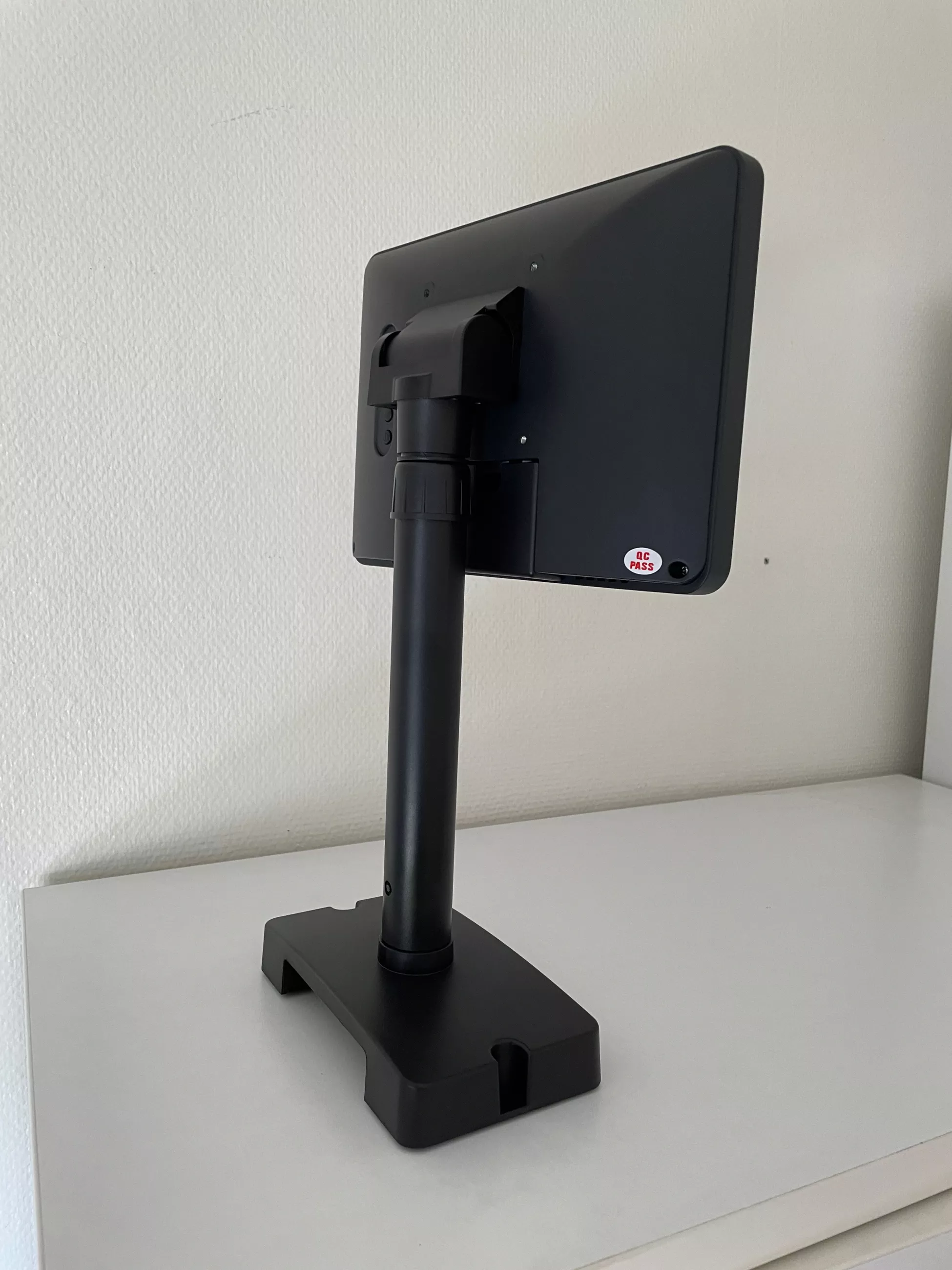 Kunddisplay med justerbar stolpe/fot, 10,1-tum LCD, Partner DP-101